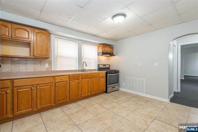 169 Woodside Avenue, Newark, NJ 07104