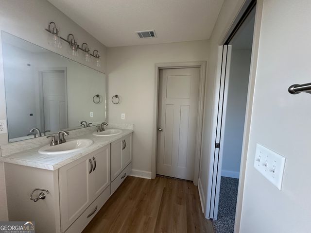 61 Cypress Street, Ray City, GA 31645