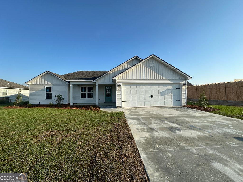 61 Cypress Street, Ray City, GA 31645