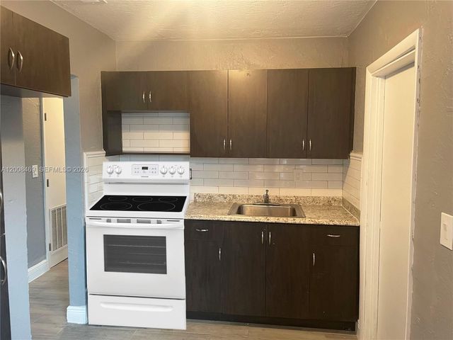 3070 NW 12th Ct, Fort Lauderdale, FL 33311