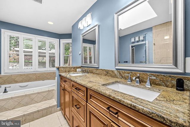 968 N ROCHESTER ST, Arlington, VA 22205