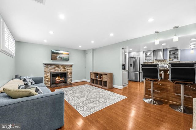 968 N ROCHESTER ST, Arlington, VA 22205