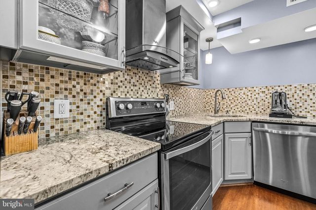 968 N ROCHESTER ST, Arlington, VA 22205