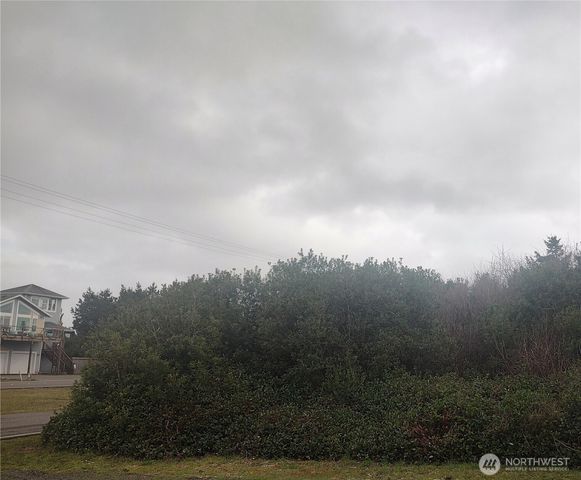 601 Ocean Shores Boulevard SW, Ocean Shores, WA 98569