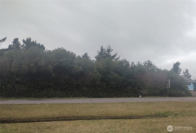 601 Ocean Shores Boulevard SW, Ocean Shores, WA 98569