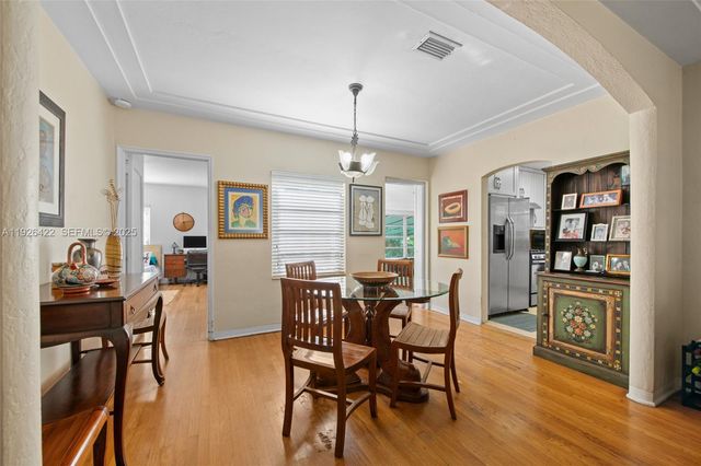 2460 SW 24th St, Miami, FL 33145