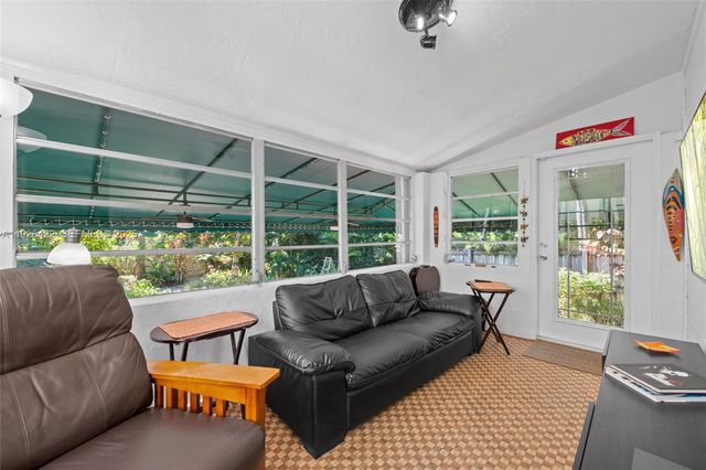 2460 SW 24th St, Miami, FL 33145