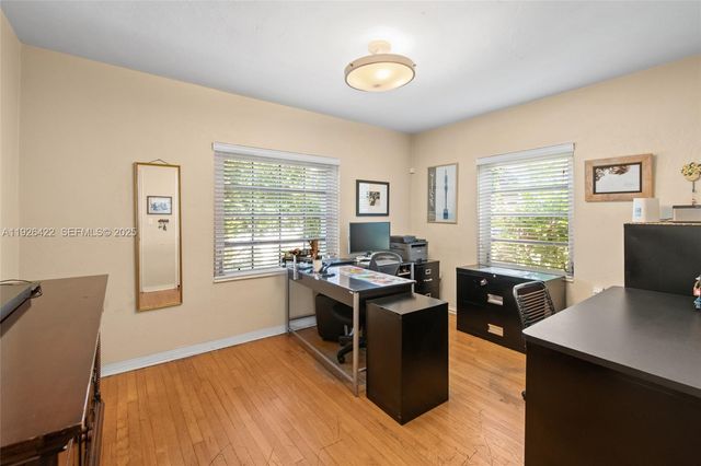 2460 SW 24th St, Miami, FL 33145