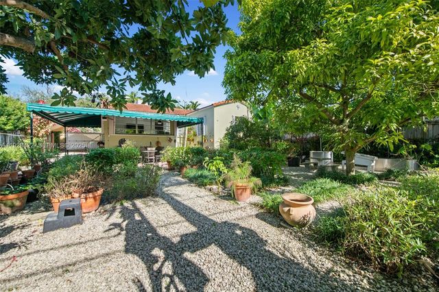 2460 SW 24th St, Miami, FL 33145