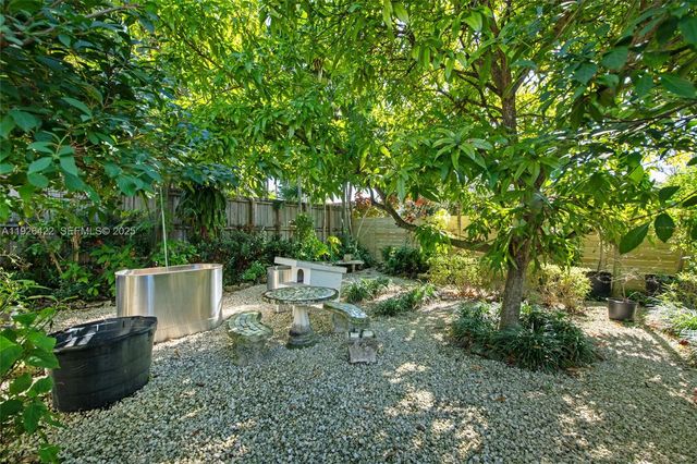 2460 SW 24th St, Miami, FL 33145