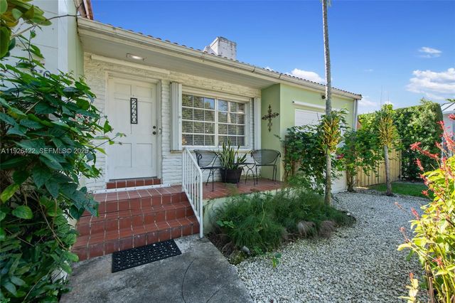 2460 SW 24th St, Miami, FL 33145