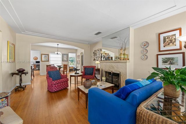 2460 SW 24th St, Miami, FL 33145