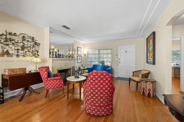 2460 SW 24th St, Miami, FL 33145