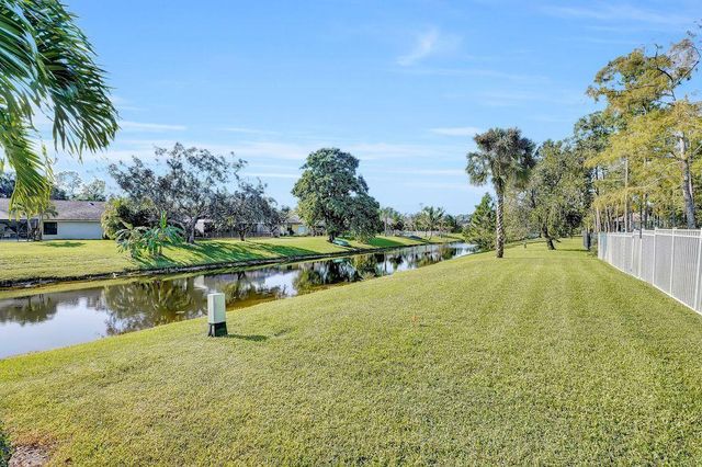 14148 Paddock Drive, Wellington, FL 33414