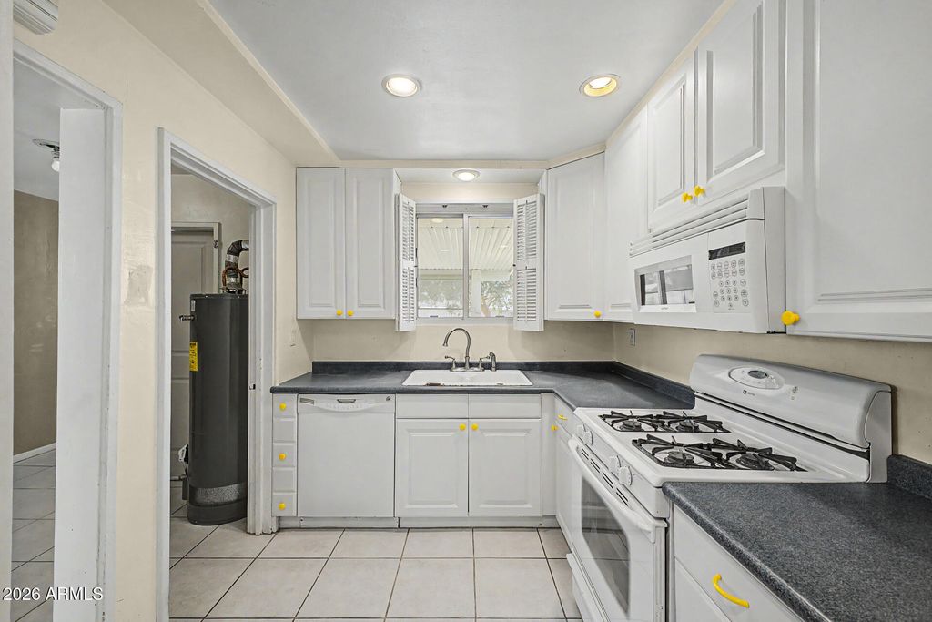 4230 N 16TH Avenue, Phoenix, AZ 85015 — photo 4