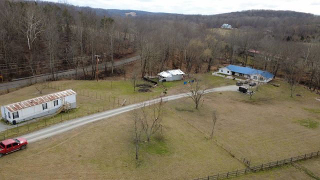 496 Rockhouse Rd, Hohenwald, TN 38462