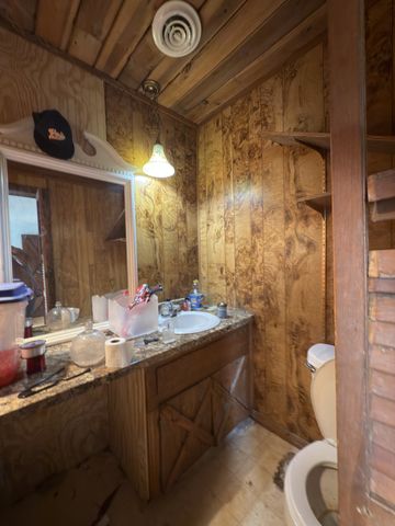 496 Rockhouse Rd, Hohenwald, TN 38462