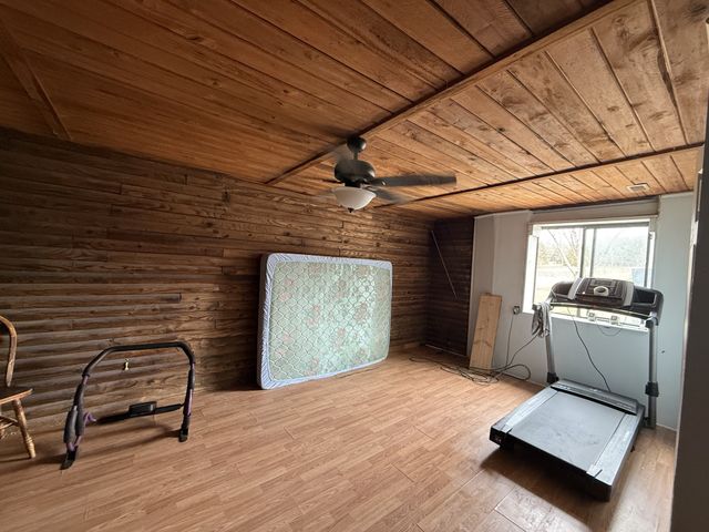 496 Rockhouse Rd, Hohenwald, TN 38462