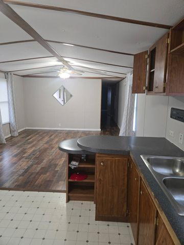 496 Rockhouse Rd, Hohenwald, TN 38462