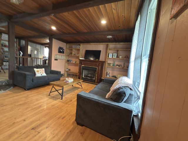 496 Rockhouse Rd, Hohenwald, TN 38462