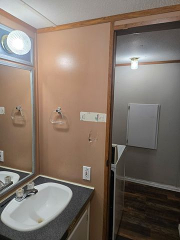 496 Rockhouse Rd, Hohenwald, TN 38462