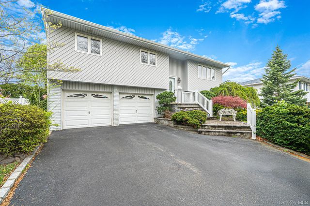 6 Oatley Place, Commack, NY 11725