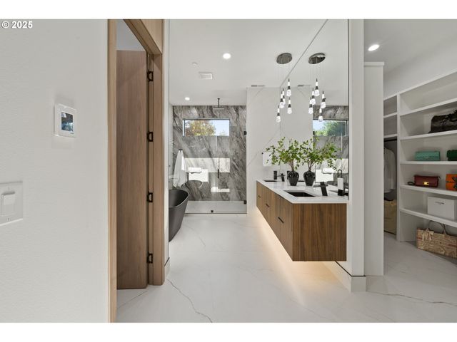 3588 S St, Washougal, WA 98671