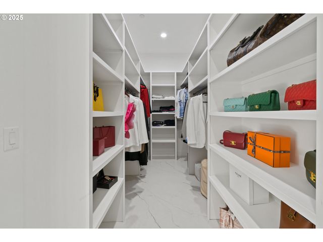 3588 S St, Washougal, WA 98671