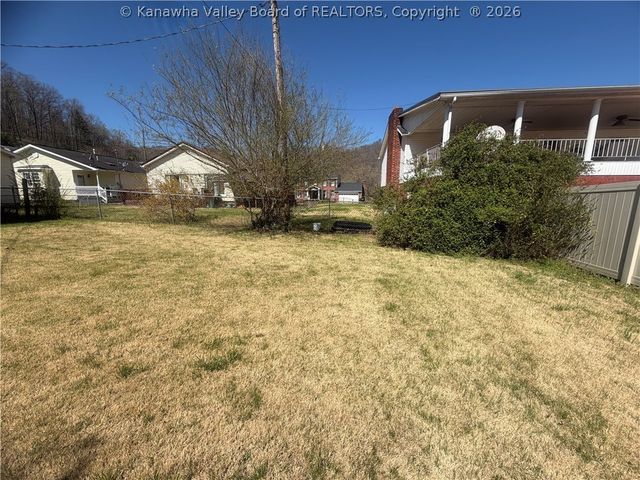 26 Justice Addition Court, Logan, WV 25601