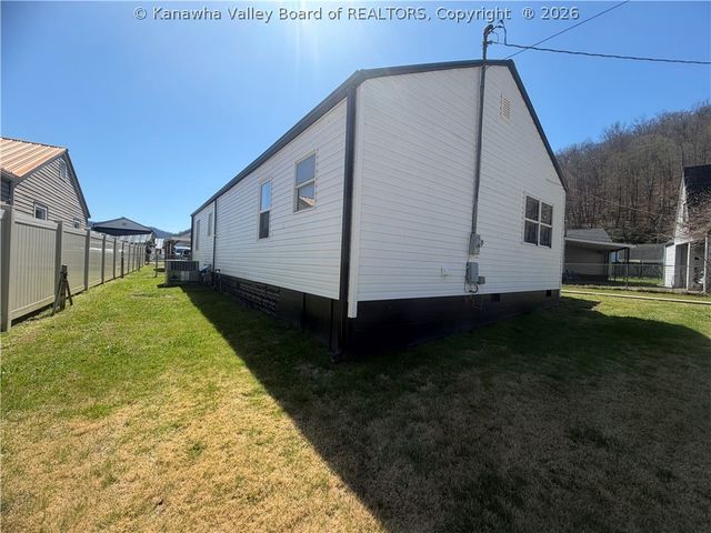 26 Justice Addition Court, Logan, WV 25601