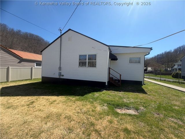 26 Justice Addition Court, Logan, WV 25601