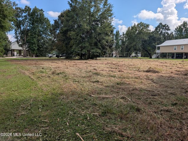 2382 Coelho Way, Diamondhead, MS 39525