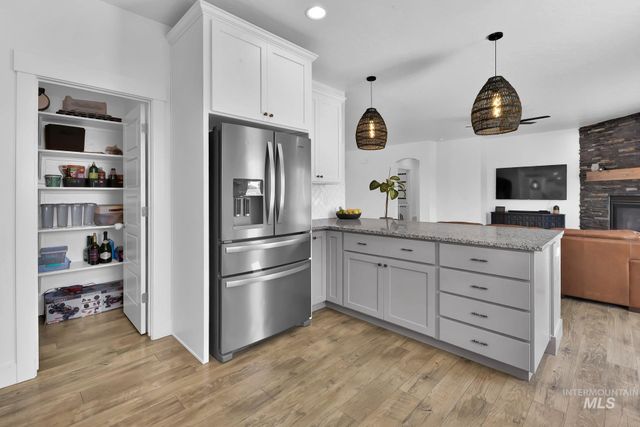 6127 E Path Dr, Nampa, ID 83687