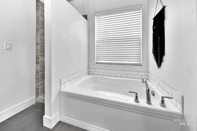6127 E Path Dr, Nampa, ID 83687