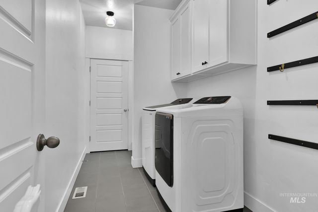 6127 E Path Dr, Nampa, ID 83687
