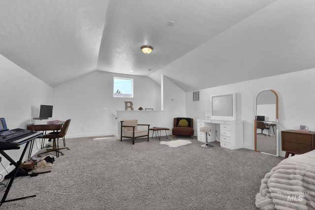 6127 E Path Dr, Nampa, ID 83687
