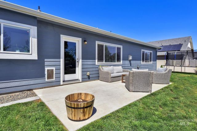 6127 E Path Dr, Nampa, ID 83687