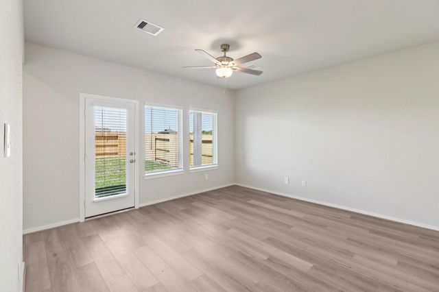 29018 Farmhouse Estates Drive, Waller, TX 77484
