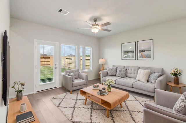 29018 Farmhouse Estates Drive, Waller, TX 77484