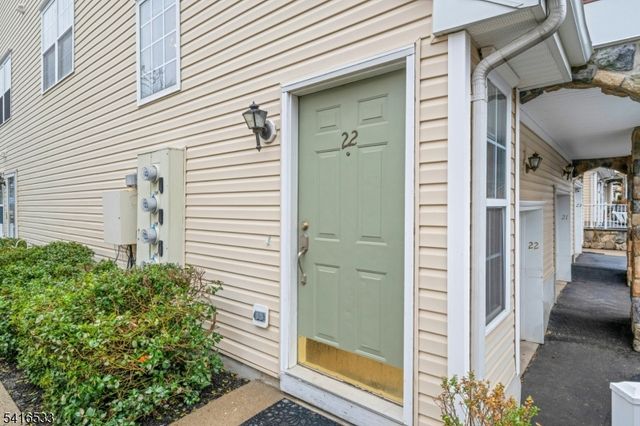 22 Mountainside Dr 22, Pompton Lakes Boro, NJ 07442