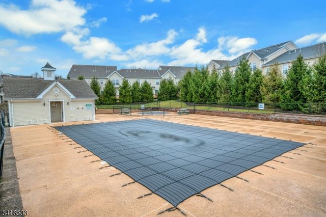 22 Mountainside Dr 22, Pompton Lakes Boro, NJ 07442