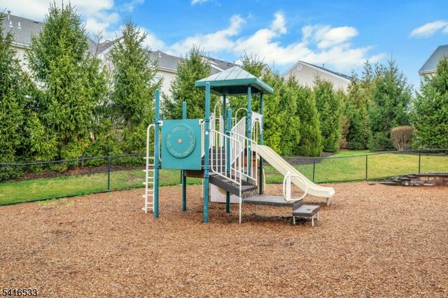 22 Mountainside Dr 22, Pompton Lakes Boro, NJ 07442