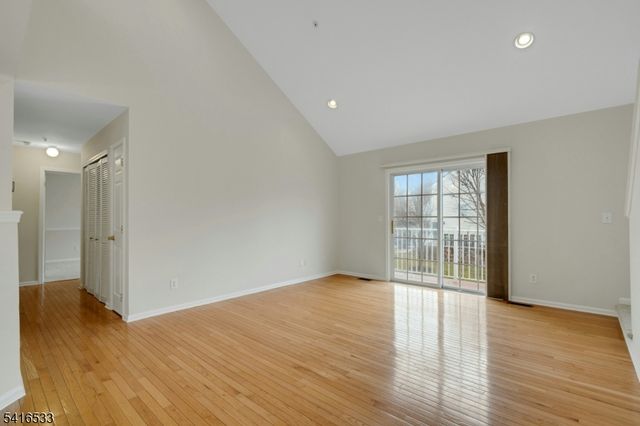 22 Mountainside Dr 22, Pompton Lakes Boro, NJ 07442