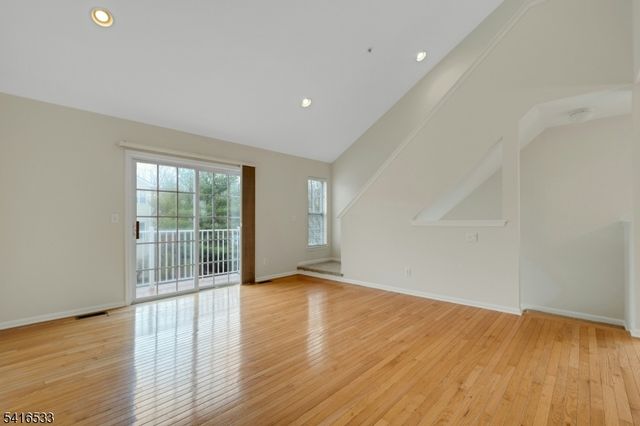 22 Mountainside Dr 22, Pompton Lakes Boro, NJ 07442