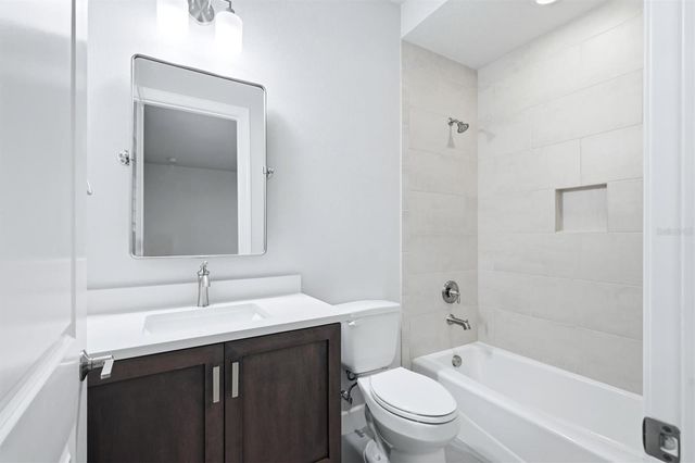 7717 SANDHILL LAKE DRIVE, Sarasota, FL 34241