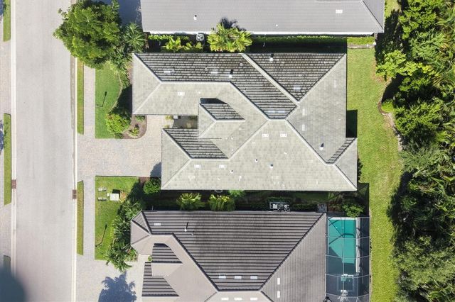 7717 SANDHILL LAKE DRIVE, Sarasota, FL 34241