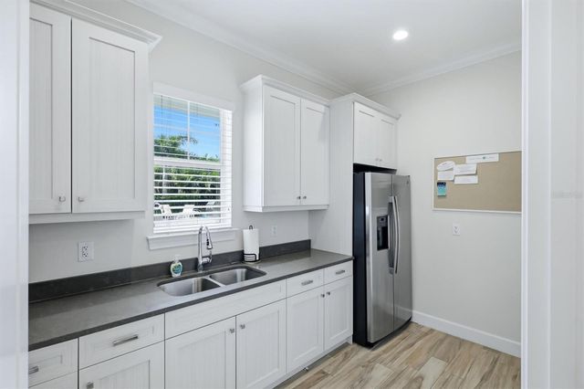 7717 SANDHILL LAKE DRIVE, Sarasota, FL 34241