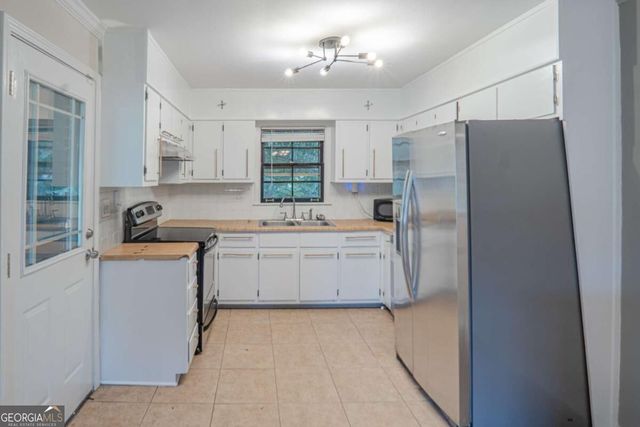 593 Hurt Road SW, Smyrna, GA 30082