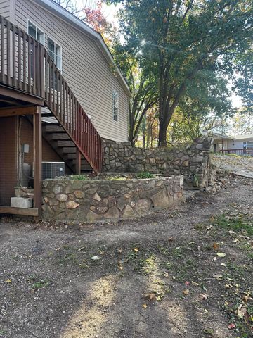 536 Apricot Lane, Reeds Spring, MO 65737