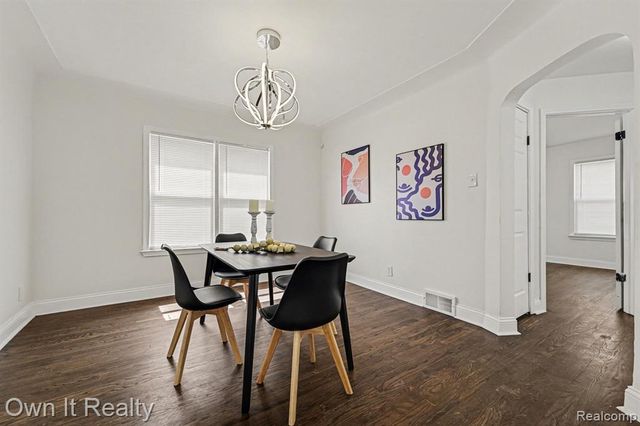 18429 Strathmoor Street, Detroit, MI 48235